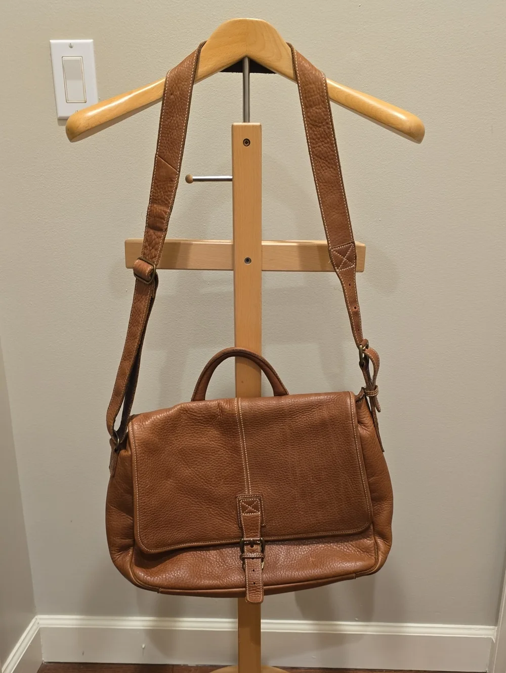 L.L. Bean Brown Pebble Leather Messenger Bag with Adjustable Strap - Picture 1 of 8